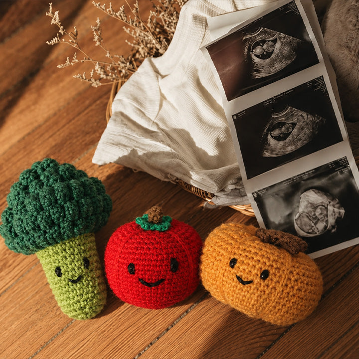 Pea to Pumpkin keepsakes with pregnancy scan photos